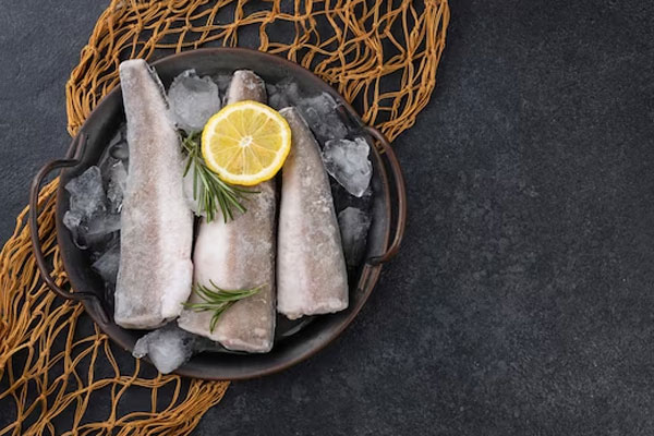 How to choose and store chilled fish?