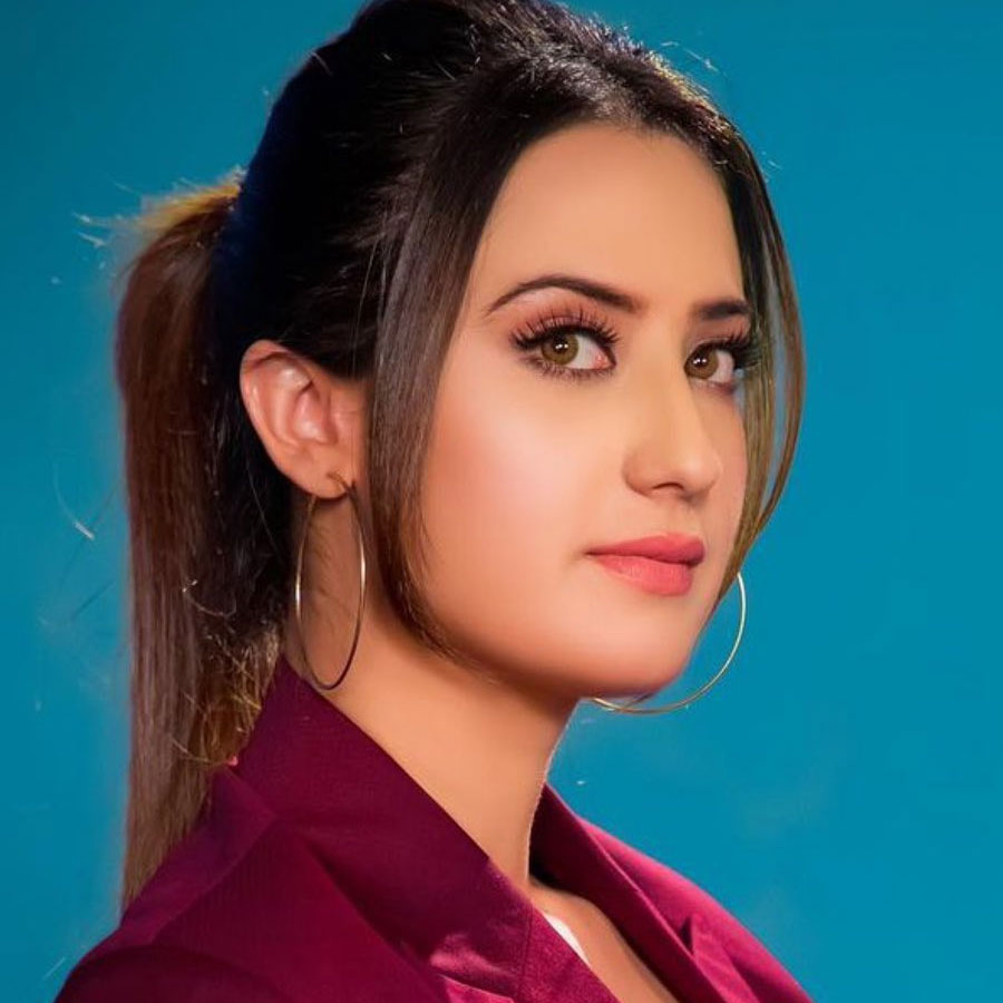 Aalisha Panwar Age Biography, Net Worth, Height, Wiki