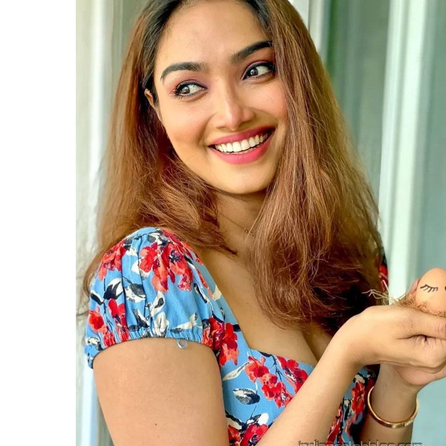 Aishwarya Devan Age Biography, Net Worth, Height, Wiki