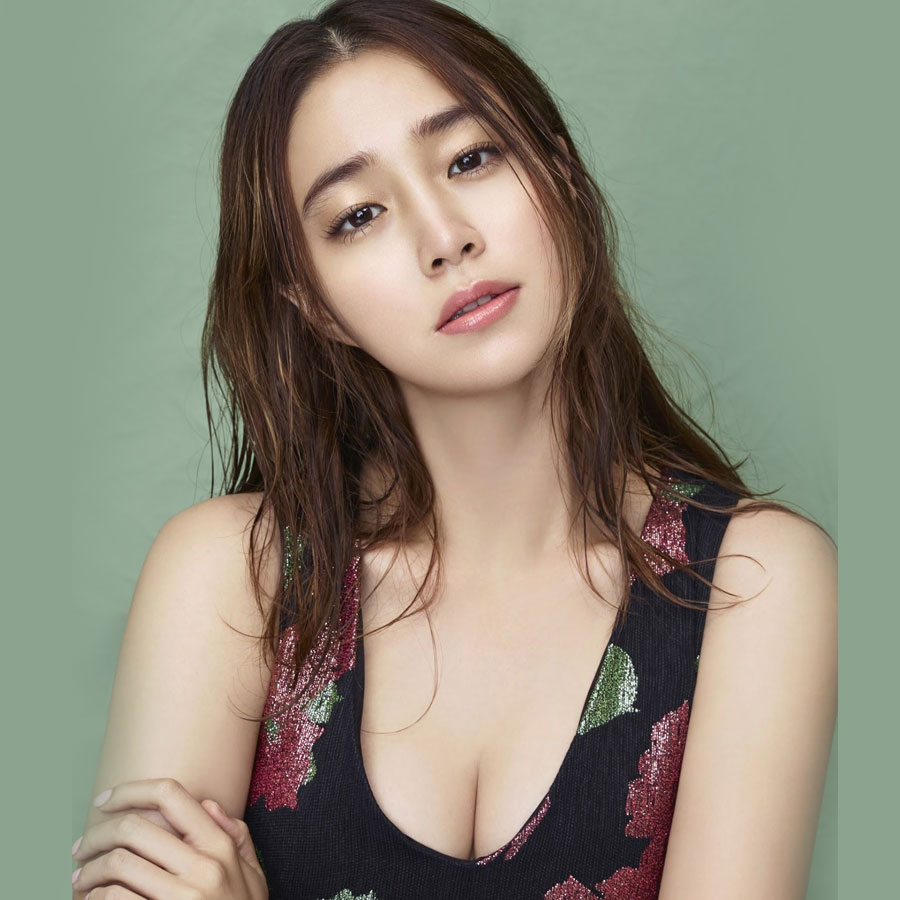 Lee Min-jung Age Biography, Height, Wiki, Net Worth