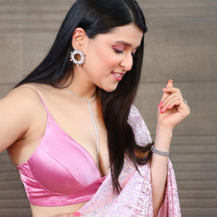 Mannara Chopra Age Biography