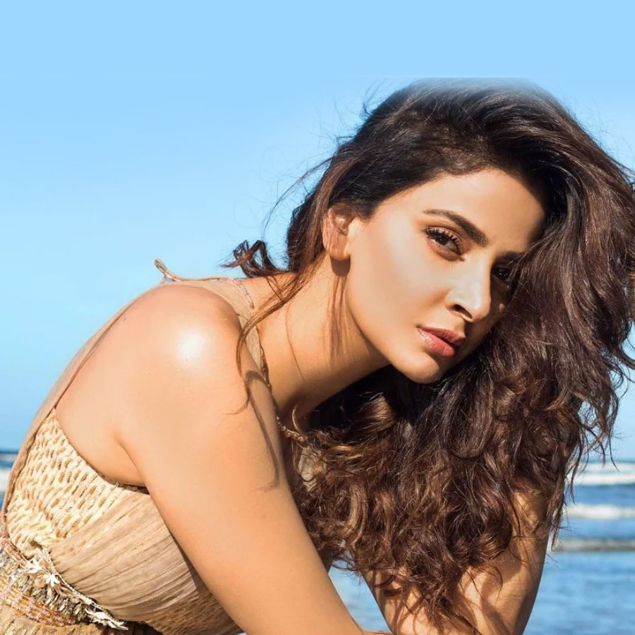 Saba Qamar Age Biography